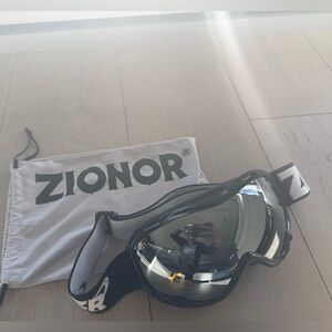 ZIONOR Ski/Snowboard Goggles – Mirror Lens – Excellent Condition
